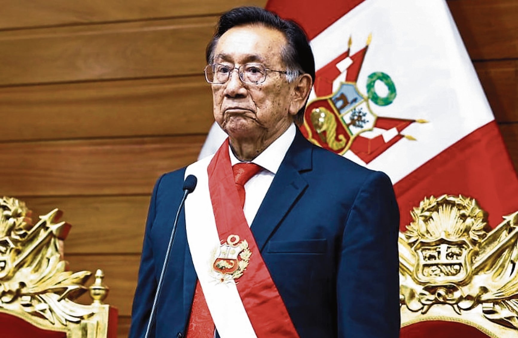 A los 83 años, el cajamarquino José Balcázar asumió la presidencia tras elección en que Fernando Rospigliosi cantó los votos.