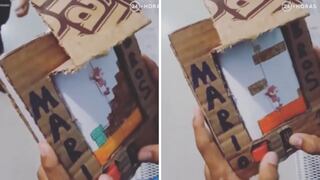 Niño inventó su versión de Super Mario Bros con cartón y tapas de botellas (VIDEO)