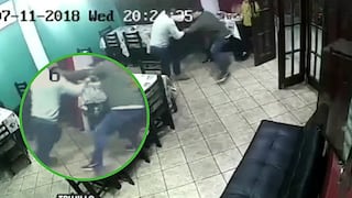 Policía se enfrenta a delincuente en asalto a pizzería y termina baleado (VIDEO)