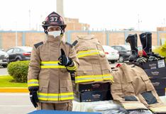 Bomberos de Pisco reciben equipos de protección para atender emergencias en la ciudad