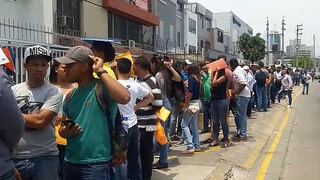 Venezolanos no quieren ser expulsados del país y forman largas colas (FOTOS Y VÍDEOS) 