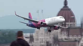 YouTube: Avión con pasajeros pasa rozando la capital de Hungría [VIDEO]