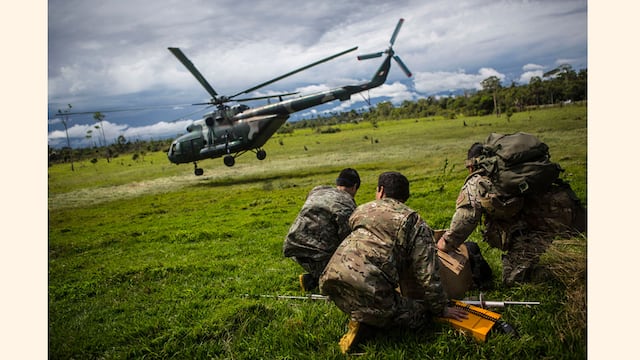 Helicóptero con al menos 20 policías aterriza de emergencia en Loreto