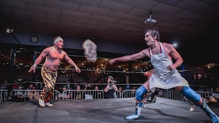 Lanza masas de pizza a sus rivales en peleas de lucha libre y los derrota