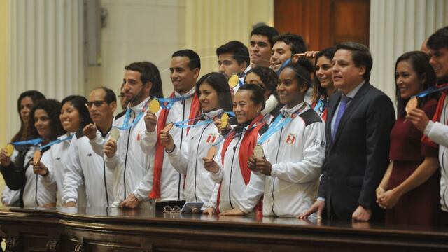 Medallistas peruanos son reconocidos en el Congreso tras los Juegos Panamericanos | VIDEO