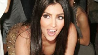 Kim Kardashian se toma foto desnuda para mostrar embarazo  