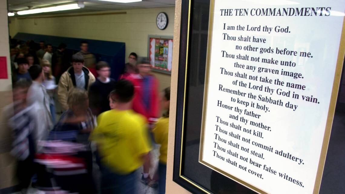 Salones de clases deberán mostrar los Diez Mandamientos en los colegios de Texas, Estados Unidos.