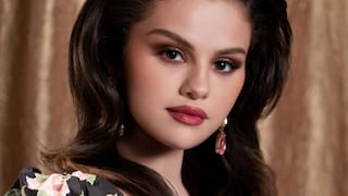 Selena Gomez luce su naturalidad y elegancia en la publicación de la revista Vogue