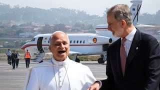 El papa León XIV regresó a Roma en avión del rey de España