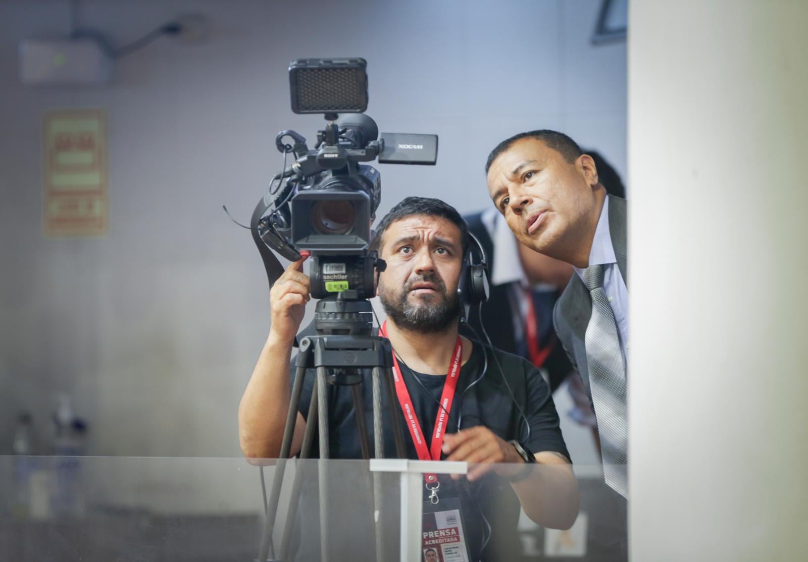 Jimmy Chinchay nos cuenta todo lo que pasa en el Congreso.