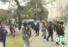 PNP se enfrentó con gas lacrimógeno a manifestantes frente a sede del Minsa en Jesús María