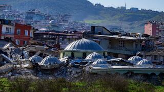 Terremoto en Turquía y Siria: Rescatan a mujer que pasó más de 100 horas sepultada tras sismo