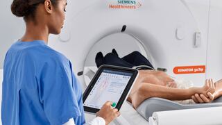 Llega al Perú tomógrafo que emplea inteligencia artificial para un mejor diagnóstico