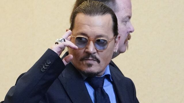 Johnny Depp está saliendo con su abogada de Reino Unido, según la prensa