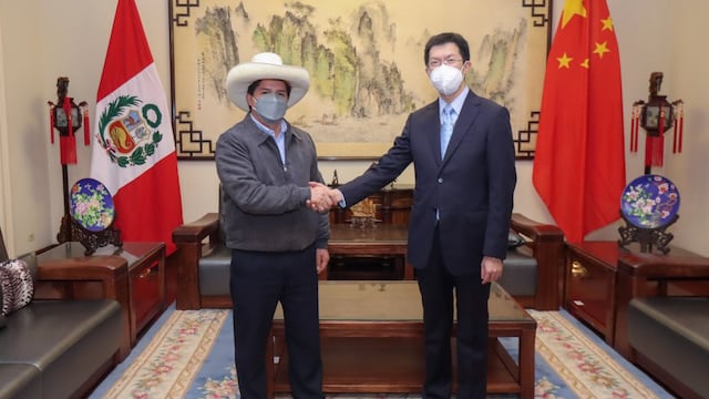 Pedro Castillo pide a China que acelere suministro de vacunas de Sinopharm al Perú 