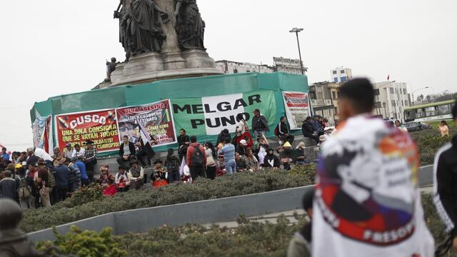 Manifestantes se aglomeran en Plaza Dos de Mayo para llegar al Congreso (VIDEO)