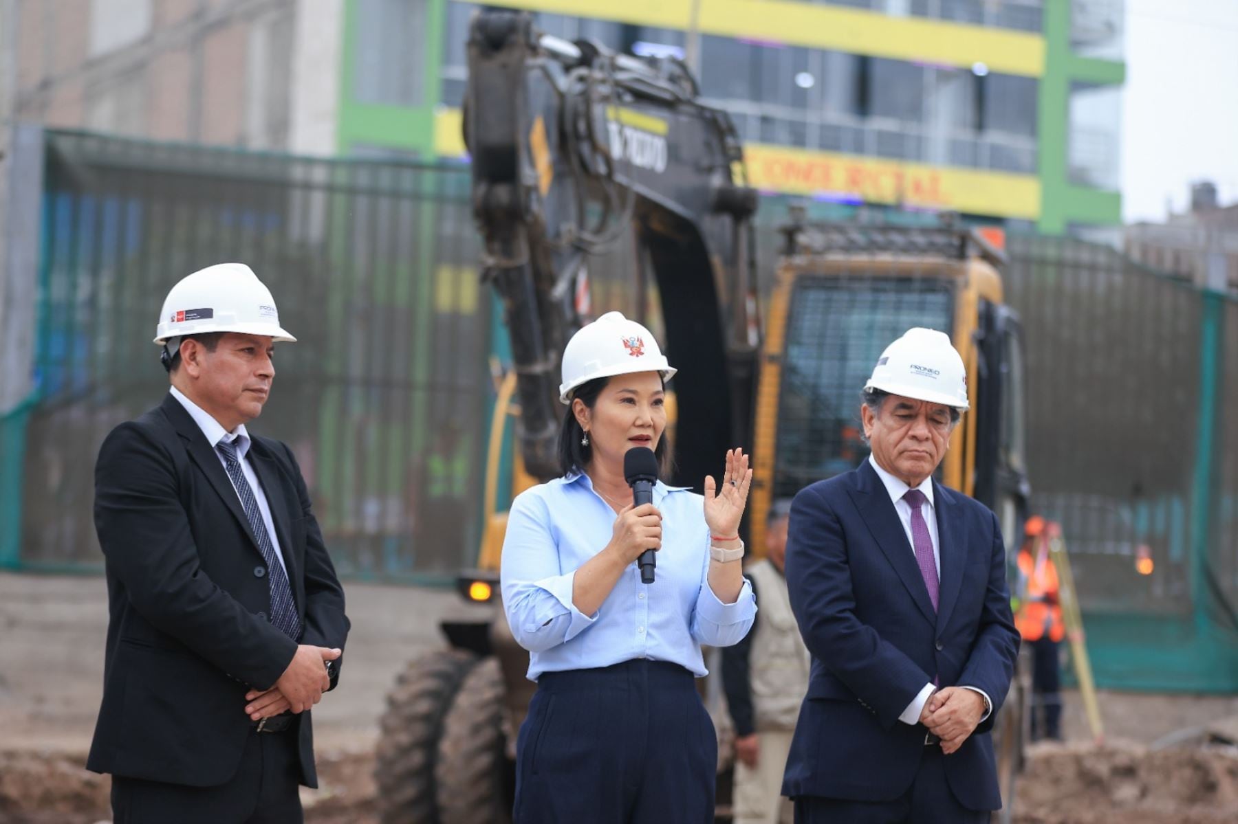 Keiko Fujimori prometió también S/6000 millones para construir colegios el 2027.