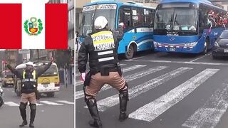 Policía de tránsito alienta a la blanquirroja y sorprende a todos previo al Perú vs. Colombia (VIDEO)