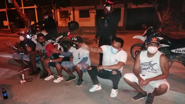Diez personas fueron intervenidas bebiendo licor en la vía púbica y sin usar mascarilla en Talara