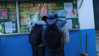 Revisan mochilas a escolares: Ingresaban licor y drogas a colegio en San Juan de Miraflores 