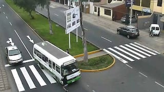 Surco: Cúster atropella a mujer colombiana cuando cruzaba la pista [VIDEO]  