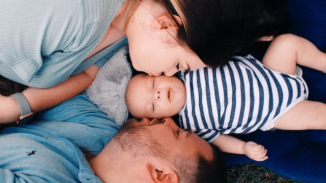 Día de la Familia: Cuatro consejos para brindar una crianza positiva a tu bebé