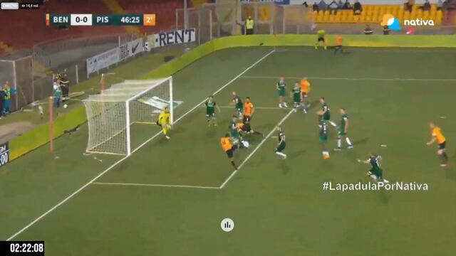 Lapadula quedó frente al arco, pero no pudo definir con precisión en Benevento | VIDEO