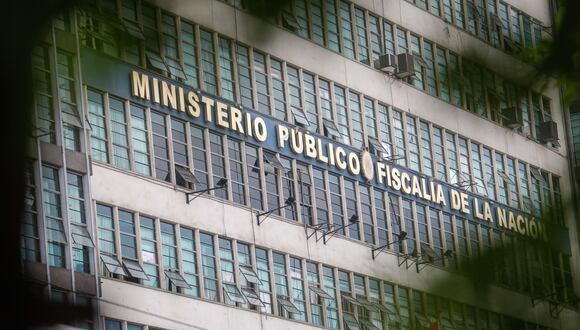El fiscal Juan Carlos Villena afirma que estos decretos vulneran las competencias del Ministerio Público. Foto: gob.pe
