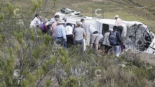 Mueren dos turistas alemanes rumbo al Valle del Colca (FOTOS)