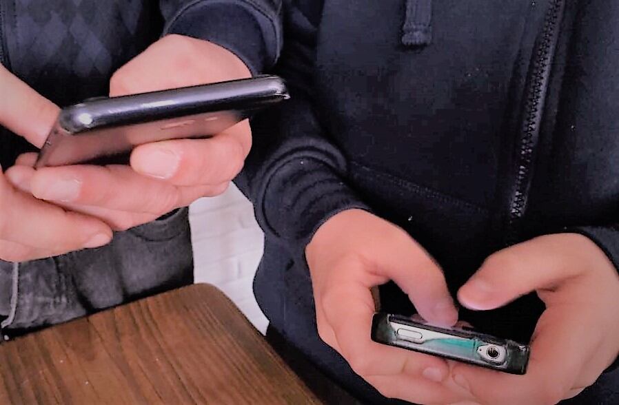 Los celulares estarán bajo revisión a manos de la Policía para tomar información.