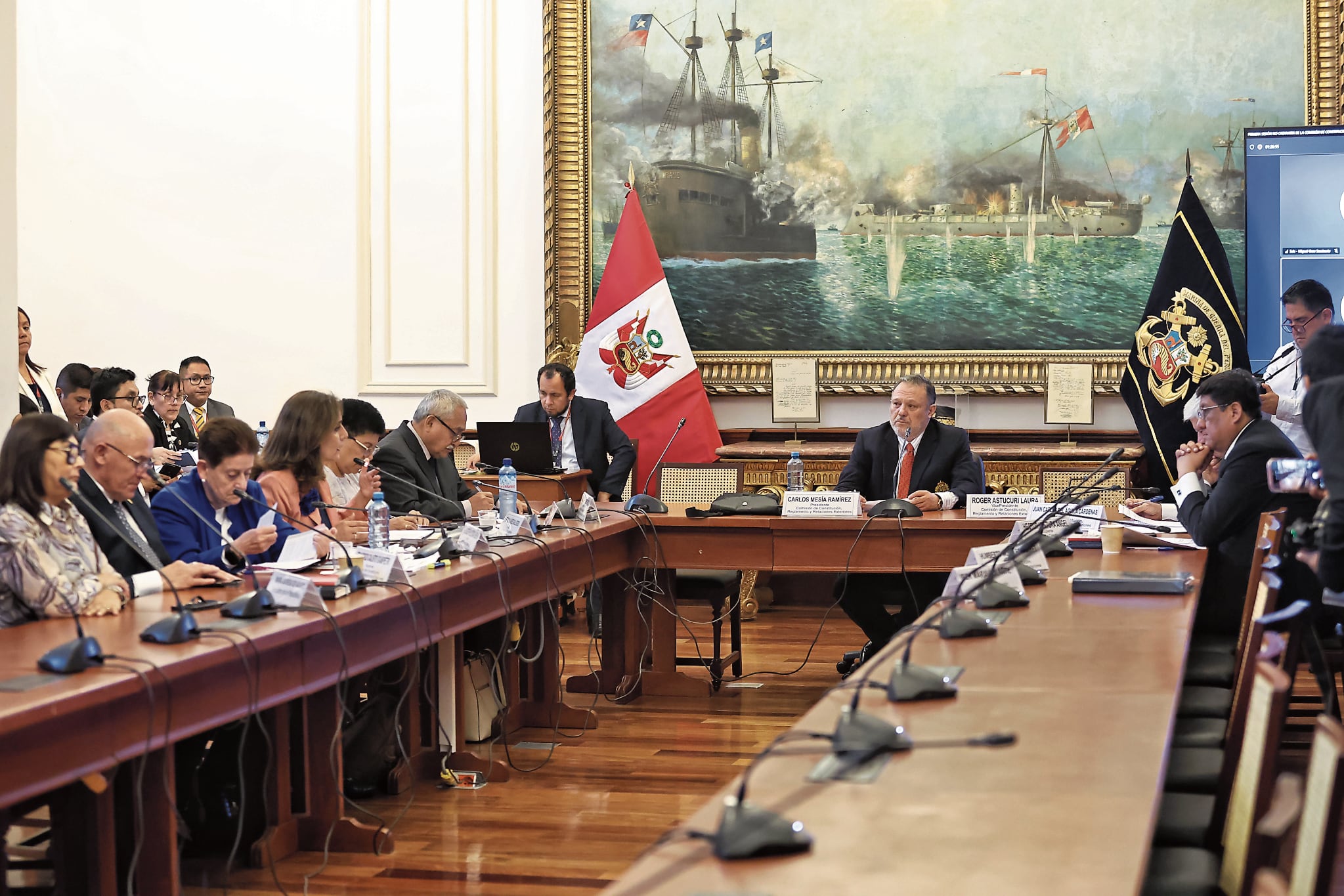 El fujimorista Carlos Mesía debería respetar las normas en el tratamiento de los temas de agenda. Foto: Joel Alonzo @photo.gec.