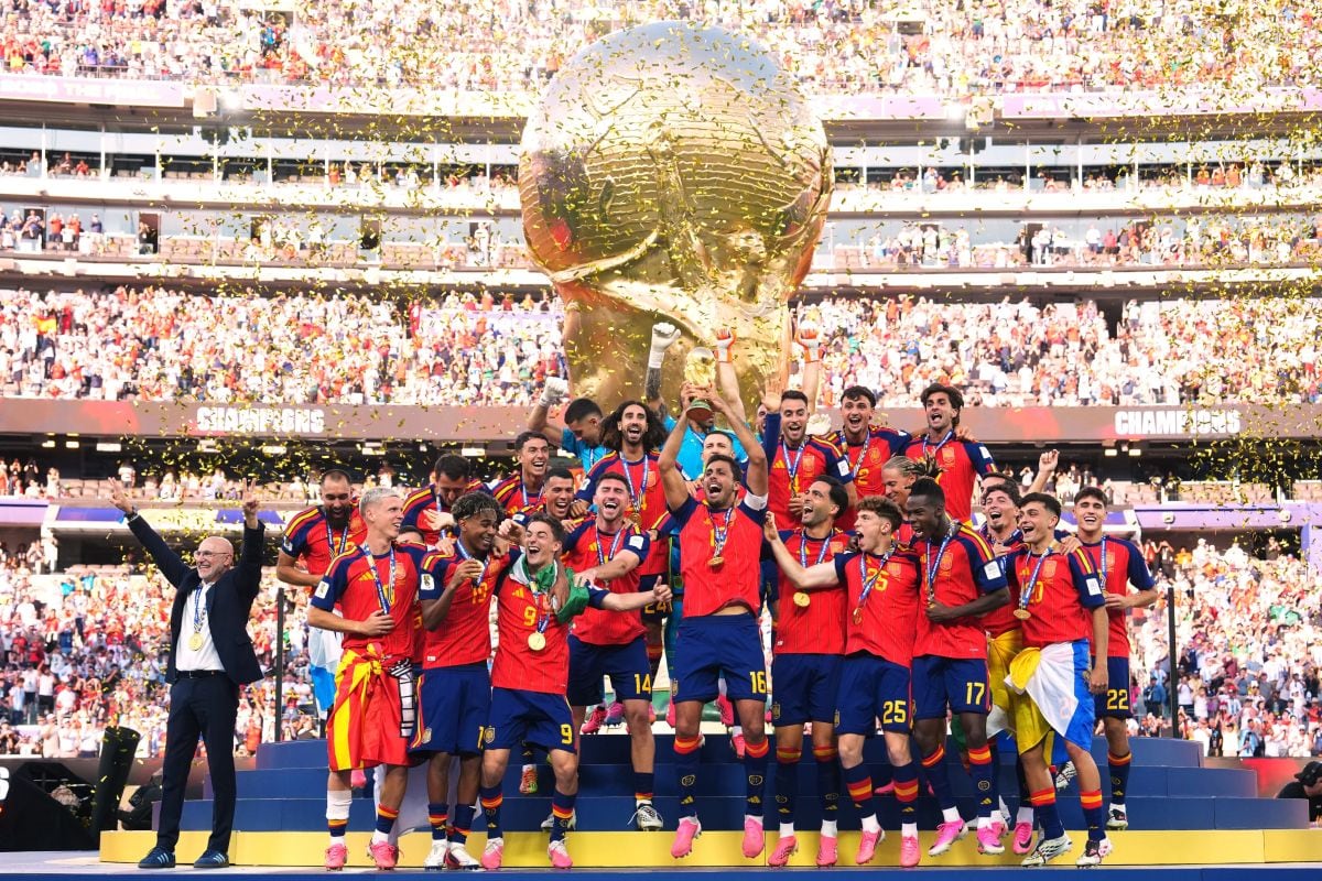 España salió campeón del Mundial 2026 ante la Argentina de Messi. Con un estilo que destrozó a Francia en semis y se impuso a la Albiceleste en la final. | X de la selección española