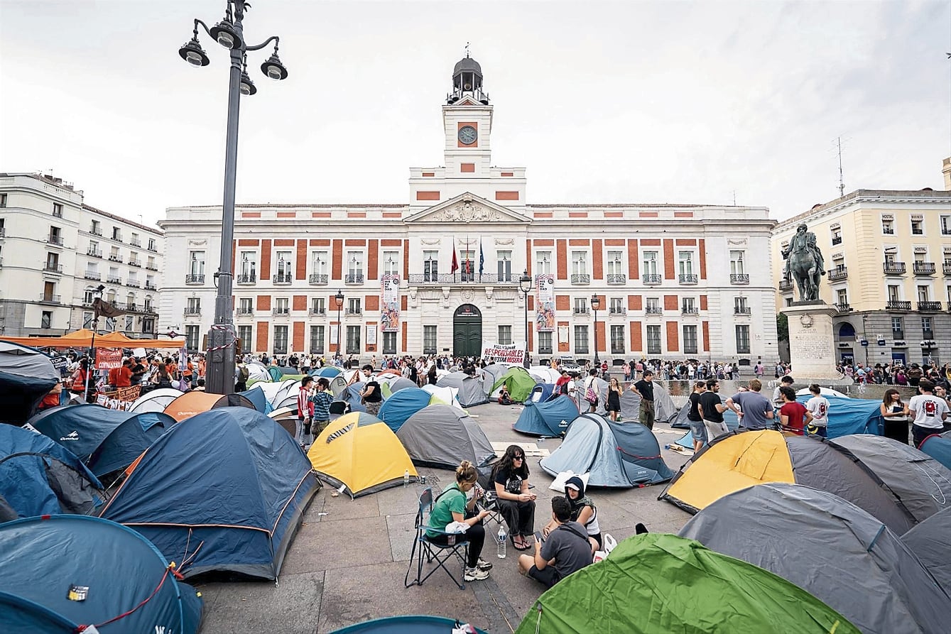Son alrededor de 175 carpas las que se han instalado en la plaza madrileña de la Puerta del Sol.