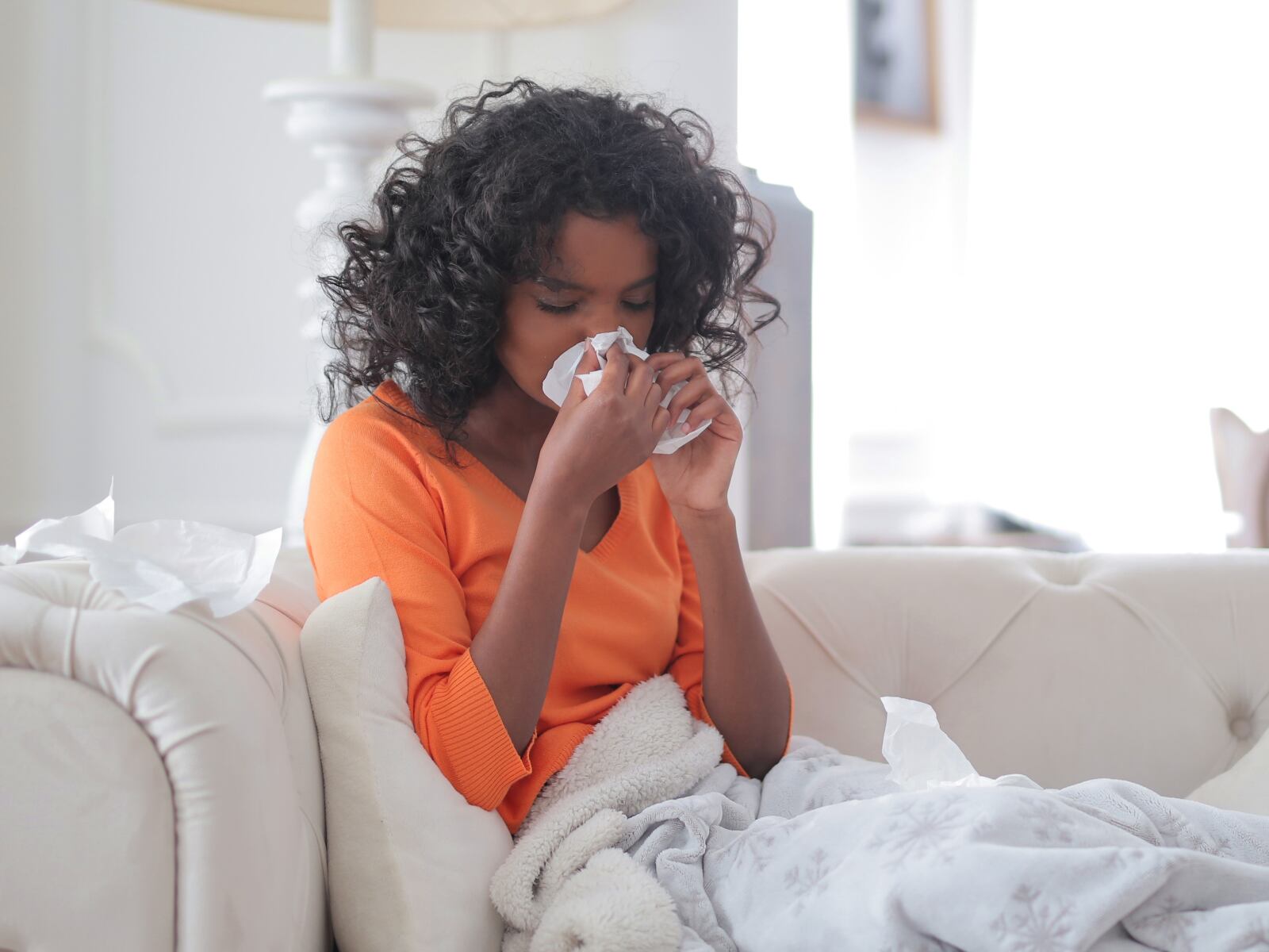 Entre las enfermedades alérgicas más comunes se encuentra la rinitis. (Foto: Andrea Piacquadio / Pexels)