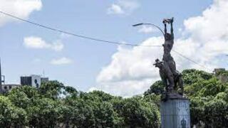 ‘Secuestran’ estatua de la diosa María Lionza, inspiración del salsero Rubén Blades 