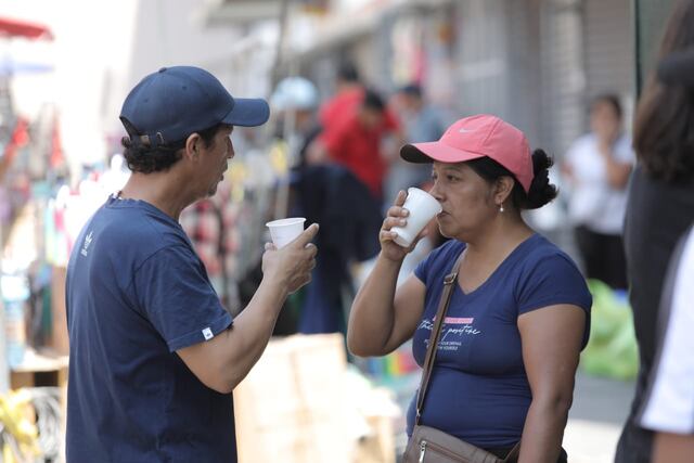 Provistos de gorros, familias disfrutan del fin de semana. Foto: Anthony Niño de Guzmán/ @photo.gec