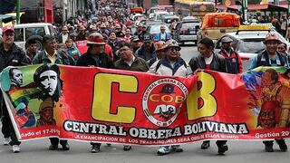 Bolivia: Trabajadores marchan contra gobierno que les recorta derechos