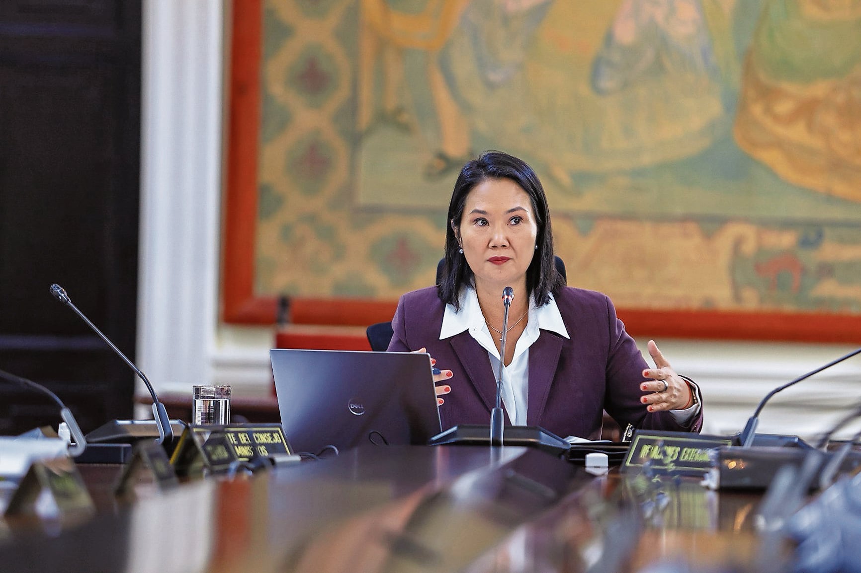 Keiko Fujimori deja pasar el tiempo sin fijar posición, pero es claro que no desea tocar a Óscar Arriola, al menos por ahora.