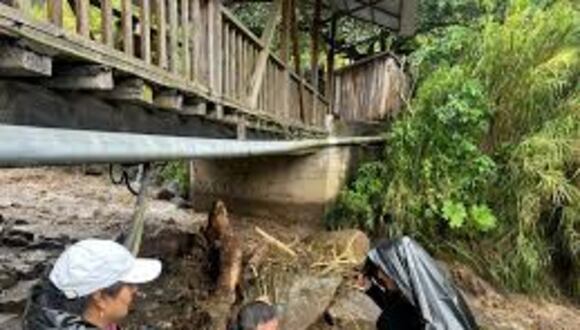 Hermanos de Ecuador la pasan mal por lluvias y desbordes.