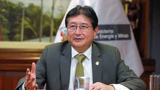 Buscan interpelar a ministro de Energía y Minas, Guillermo Shinno, por alza de combustibles
