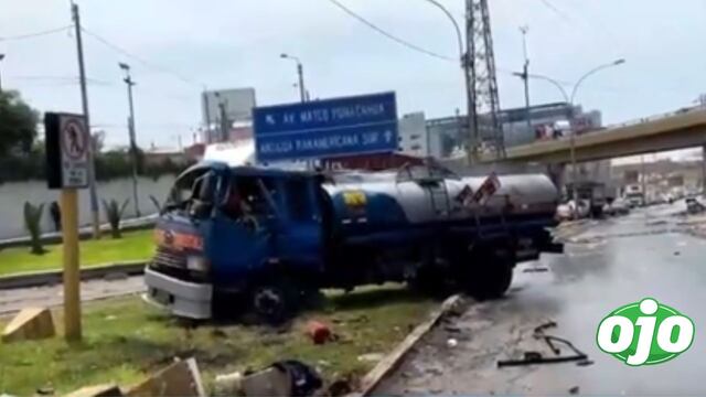 Accidente en San Juan de Miraflores: Volcadura de camión cisterna que transporta petróleo