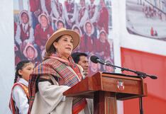 Población repudia a Dina Boluarte por fijarse sueldazo y ella se corre