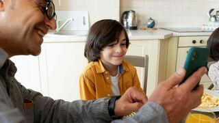 ¿Le compraste su primer celular a tu hijo?: 5 recomendaciones para su uso seguro