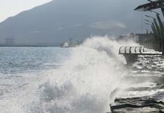 Jefe de Oceanografía de la Marina indica que es “irresponsable” ingresar al mar de noche por fiestas tras oleaje anómalo