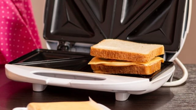 Qué trucos aplicar para limpiar una sandwichera en menos de un minuto 