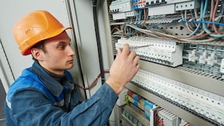 Día del electricista peruano: ¿Por qué es importante esta profesión en las industrias del Perú?