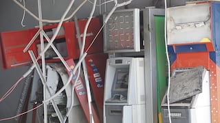 Hacen volar a cajero bancario en grifo y se llevan fuerte suma de dinero