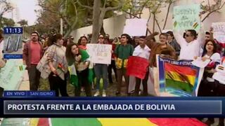 San Isidro: bolivianos protestan en su Embajada tras reelección de Evo Morales
