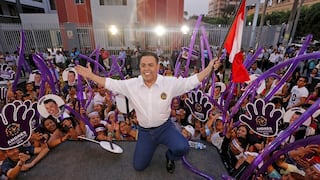 ​Andrés Hurtado 'Chibolín' hace mitin al estilo de un candidato presidencial [FOTOS]