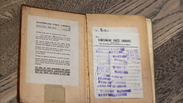 El caso del libro que fue prestado hace 110 años y retornó misteriosamente a una biblioteca